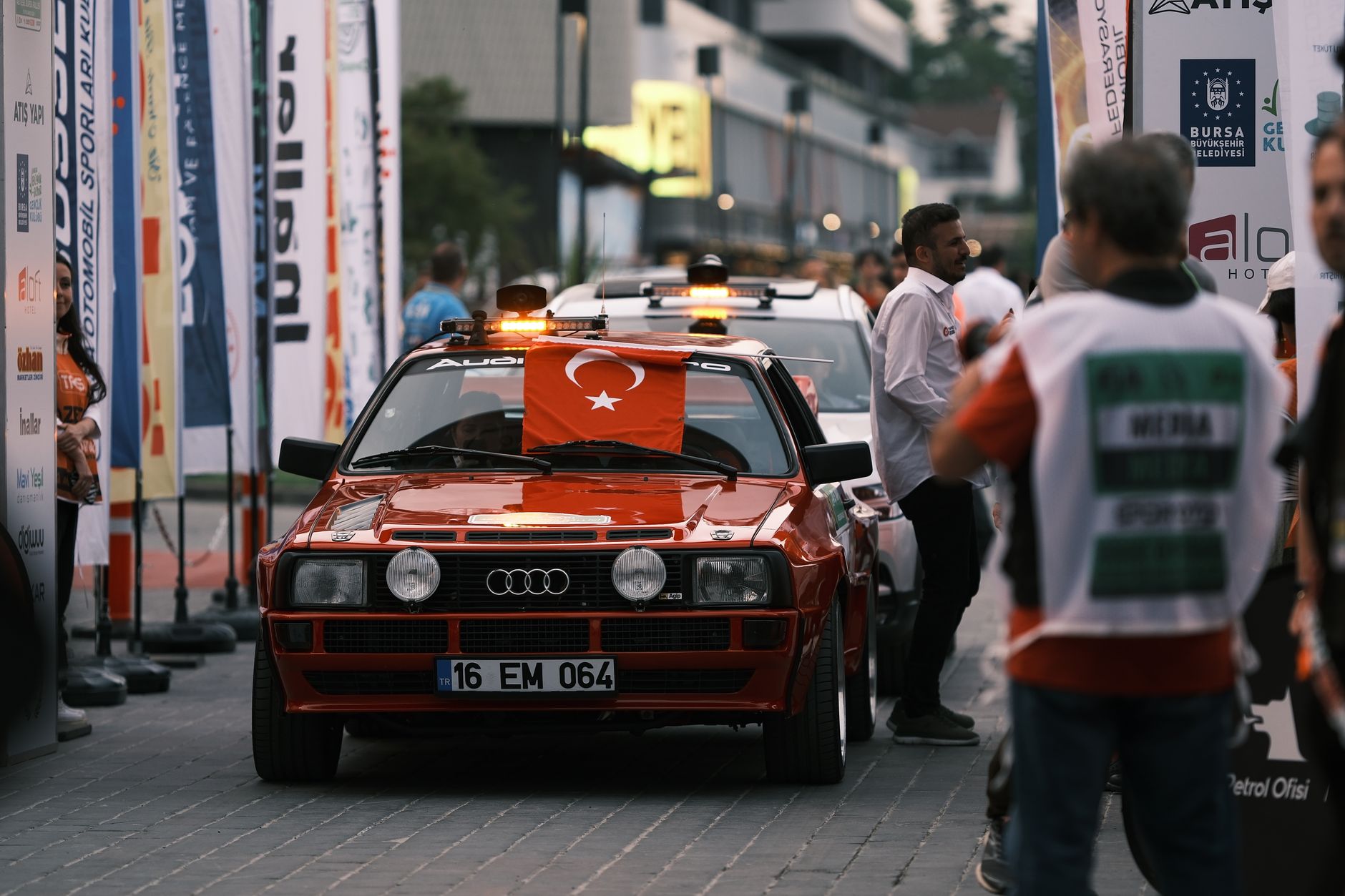 Finala Campionatului Național de Super Rally se desfășoară duminică, la București, pe Calea Victoriei