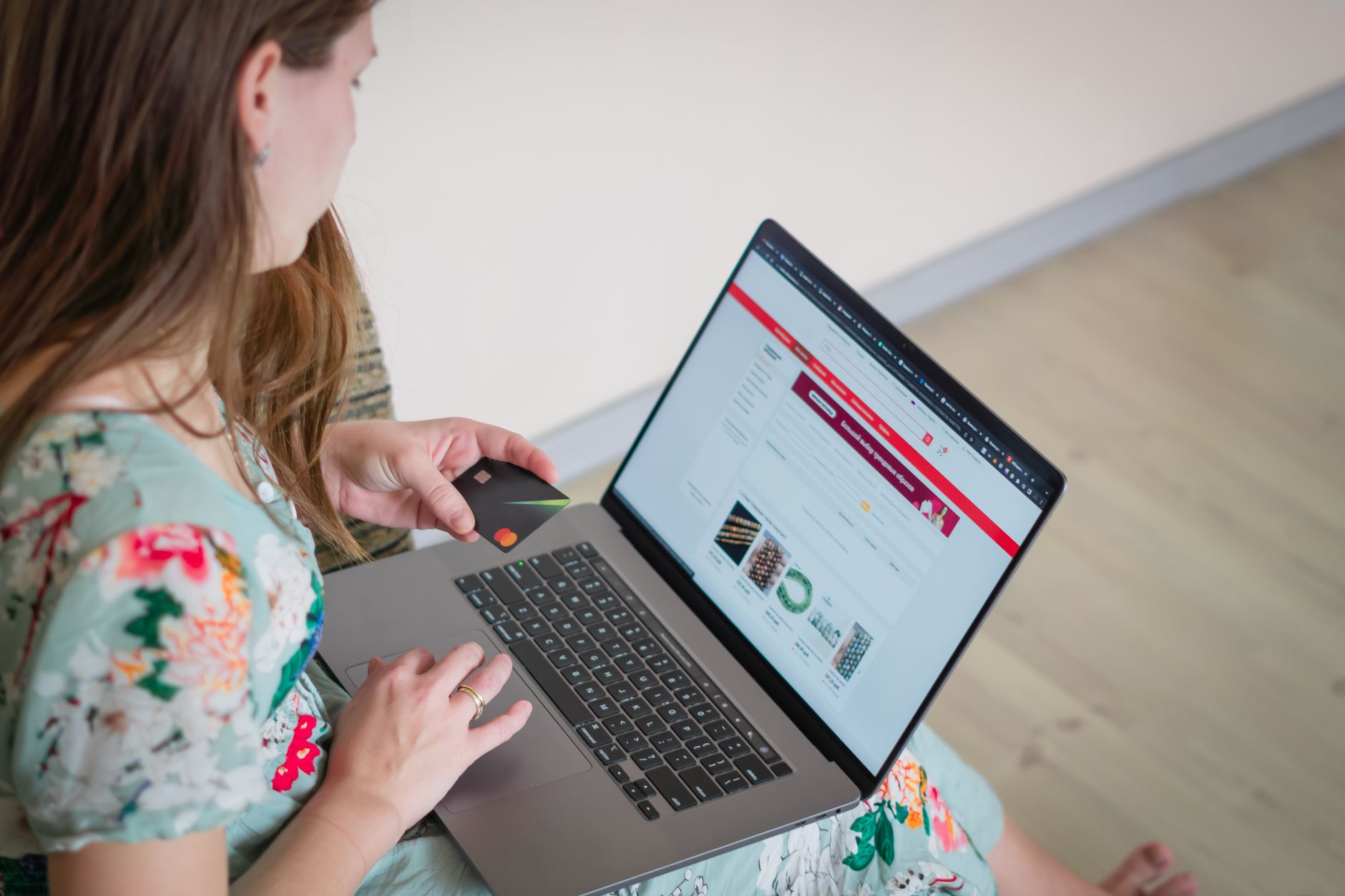 evomag investește 200.000 de euro în tehnologie pentru a pregăti platforma de Black Friday