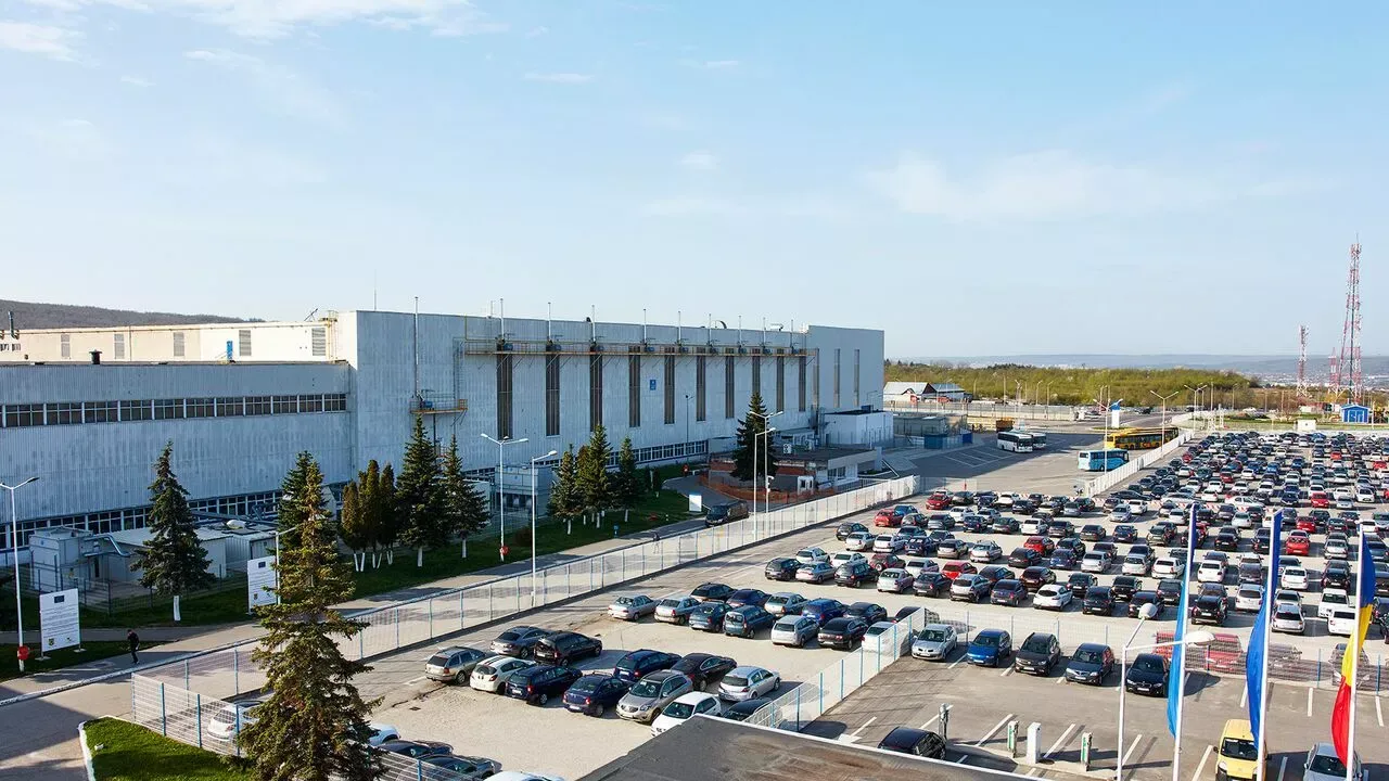 Dacia reduce numărul de angajați prin programe de plecare voluntară și automatizare