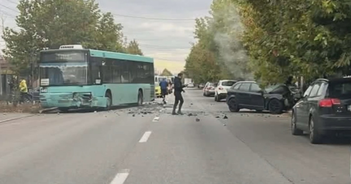 Accident grav în Craiova între un autoturism și un autobuz: Planul Roșu de Intervenție activat
