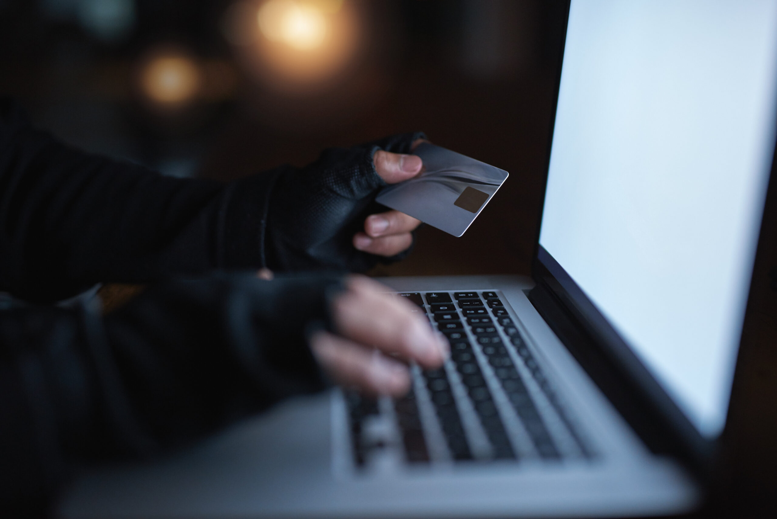 Avertisment de la ANAF: Site-uri false colectează date personale și bancare prin fraudă