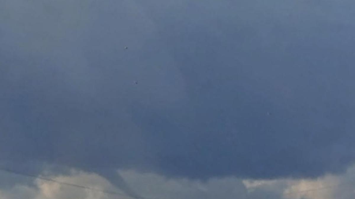 Spectacol meteo în România: ninsoare abundentă la munte, grindină în București și nor pâlnie în Prahova
