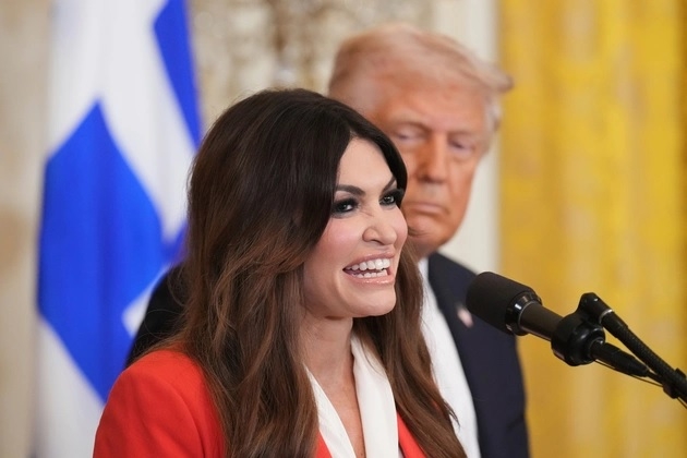 Un fost donator al lui Trump o dă în judecată pe Kimberly Guilfoyle și amenință cu dezvăluiri compromițătoare