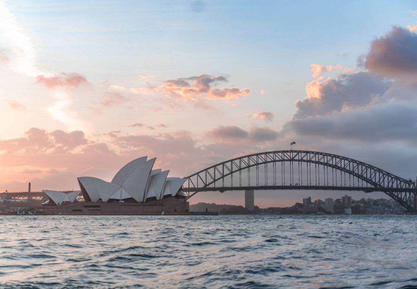 Australia înăsprește politicile de imigrație: scopul este reducerea presiunii pe piața imobiliară