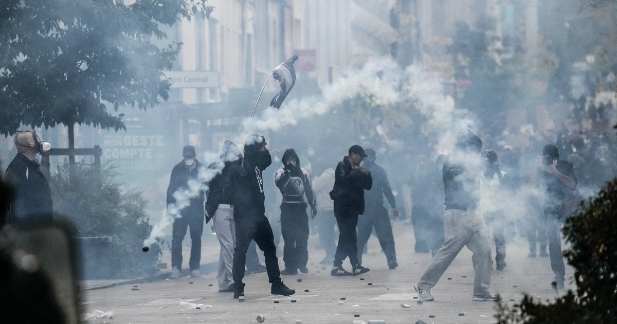 Revolta tinerilor din Franța: de la blocaje în licee la paralizarea universităților