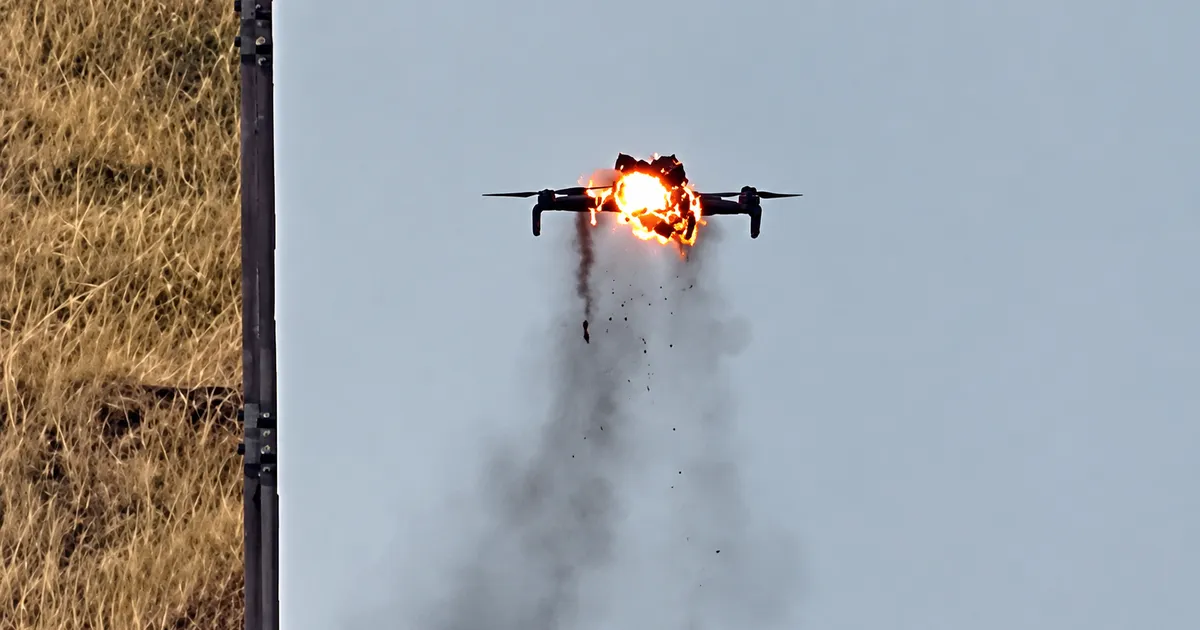 Ungaria testează un sistem laser pentru distrugerea dronelor. România folosește avioane de luptă