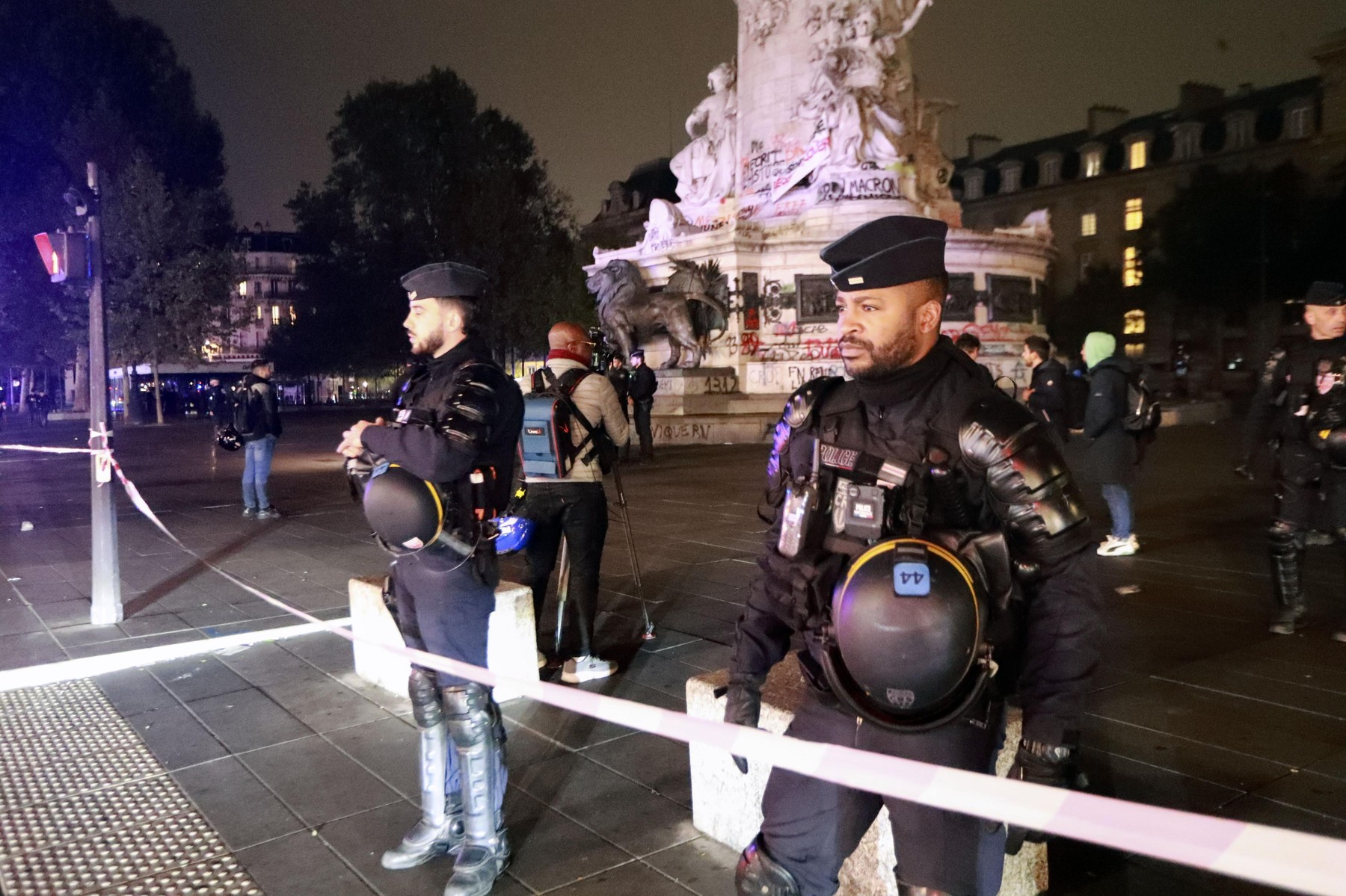 Franța sub restricții de circulație după weekendul marcat de revolte și jafuri
