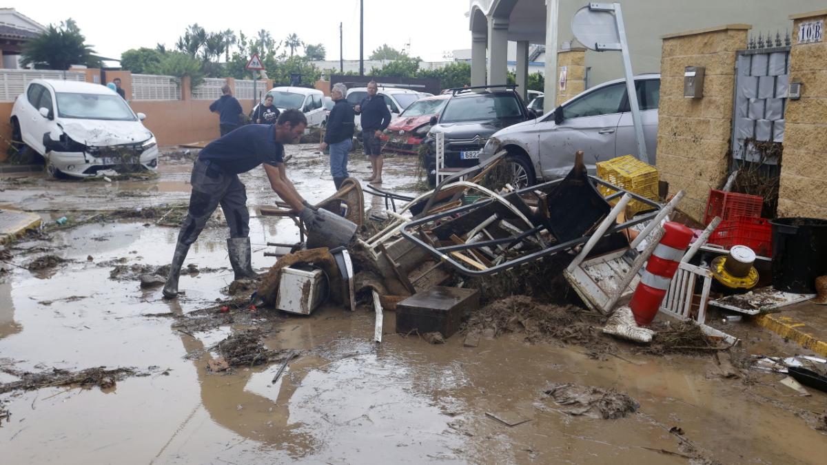 Inundații devastatoare în Spania: Cel puțin patru persoane au murit și sute de oameni sunt blocați