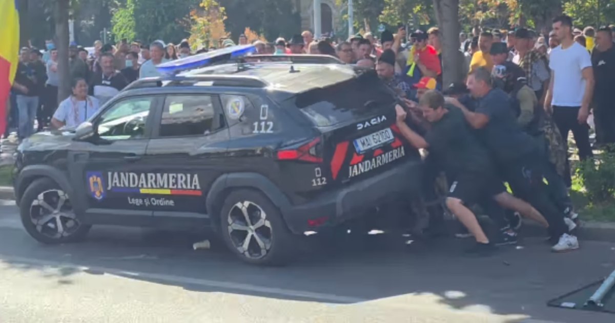 Analiză tehnică asupra incidentului din Piața Victoriei: De ce nu a fost răstornit Dusterul Jandarmeriei