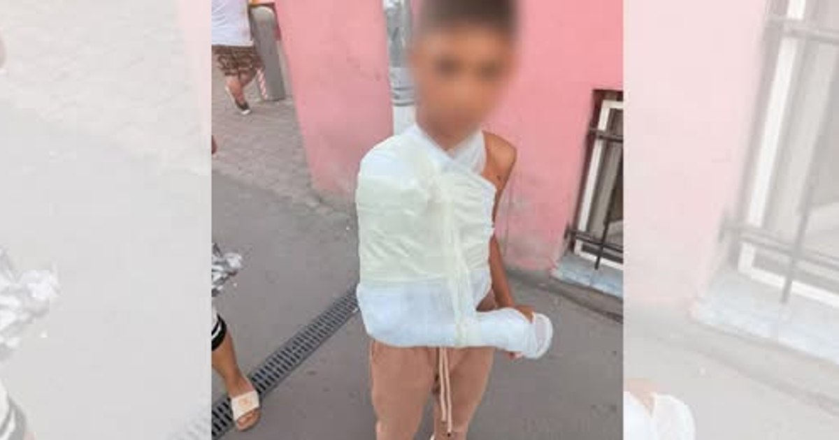 Elev de 11 ani internat la spital după un incident violent la școală. Poliția a deschis un dosar penal
