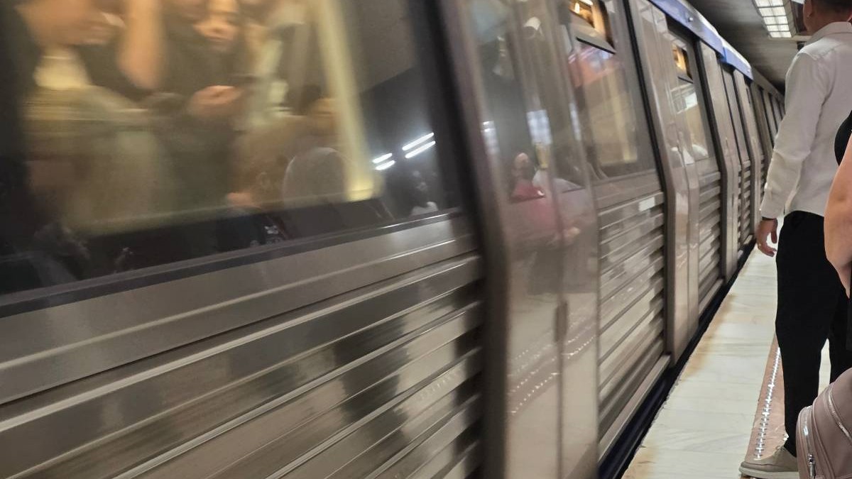 Accident cu un tânăr la metroul Constantin Brâncoveanu: trafic blocat pe Magistrala M2