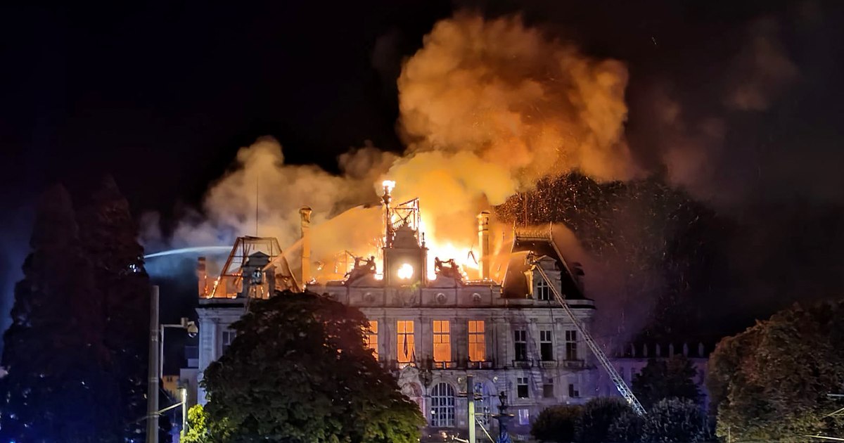 Arestat un suspect asociat cu extrema stângă după incendierea primăriei din Limoges