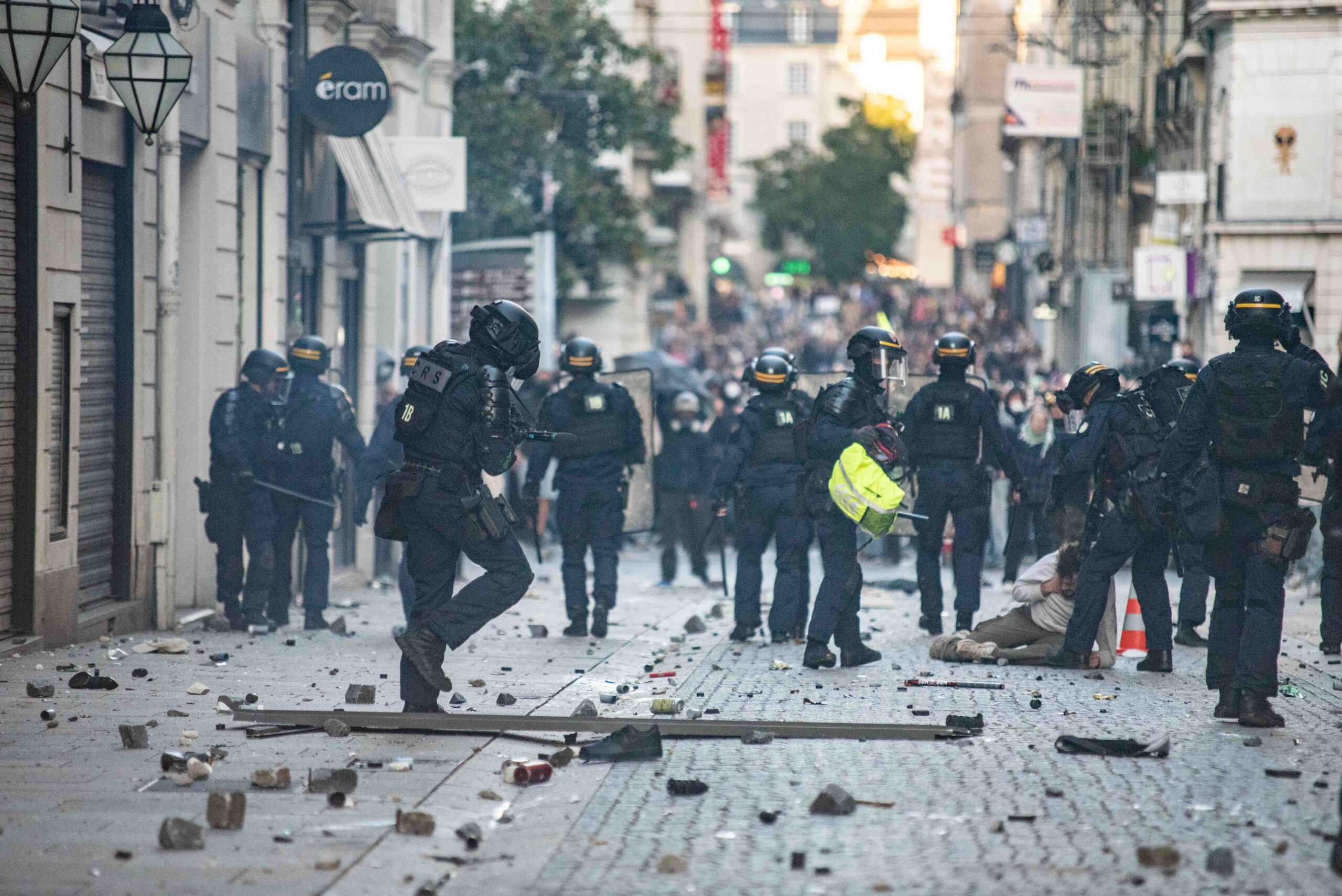 Val de proteste în Europa: Creșterea costului vieții și reducerile bugetare alimentează nemulțumirea socială