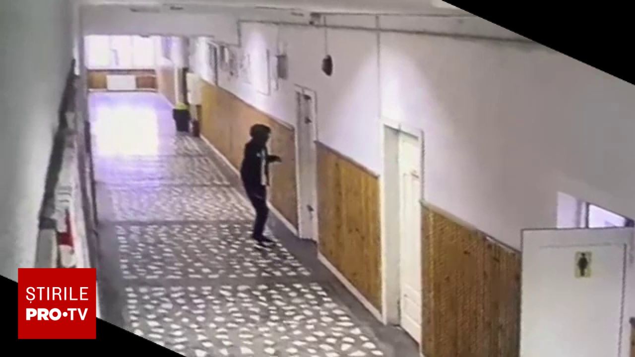 Șapte ordine de protecție emise după atacul cu cuțitul din Bistrița. Agresorul de 13 ani va fi monitorizat electronic