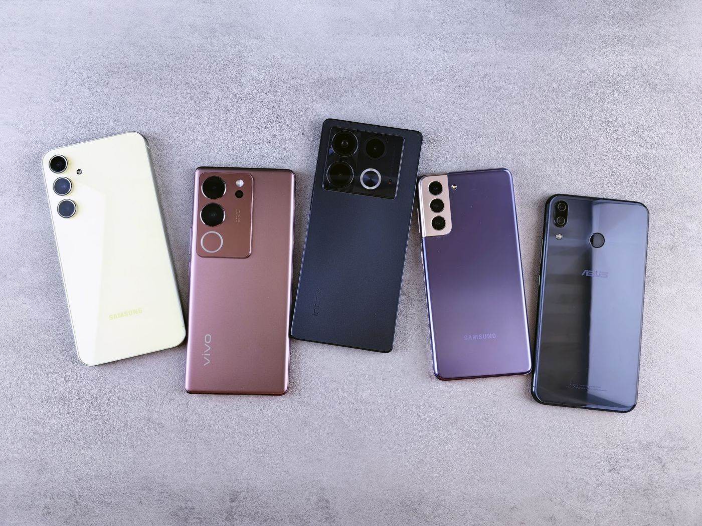 Peste 15,5 milioane de numere de telefon au fost portate în România în ultimii 18 ani