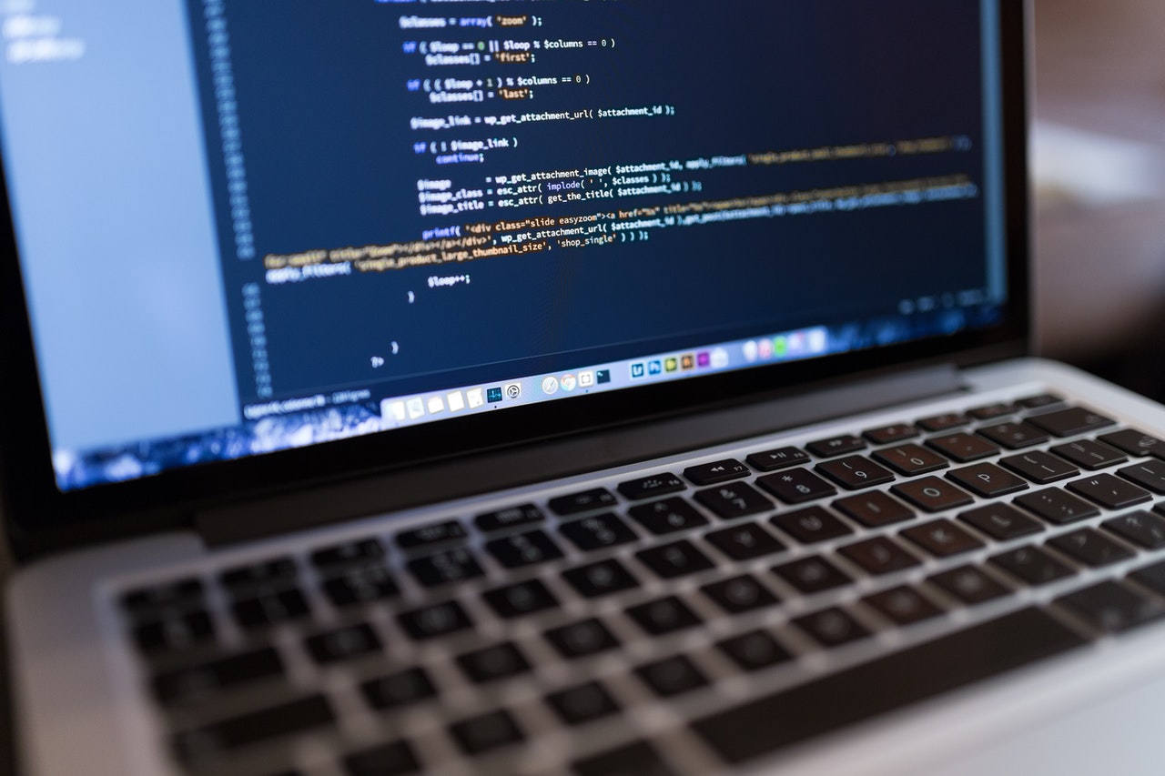 Vulnerabilități critice în limbajul PHP afectează site-uri guvernamentale și platforme globale