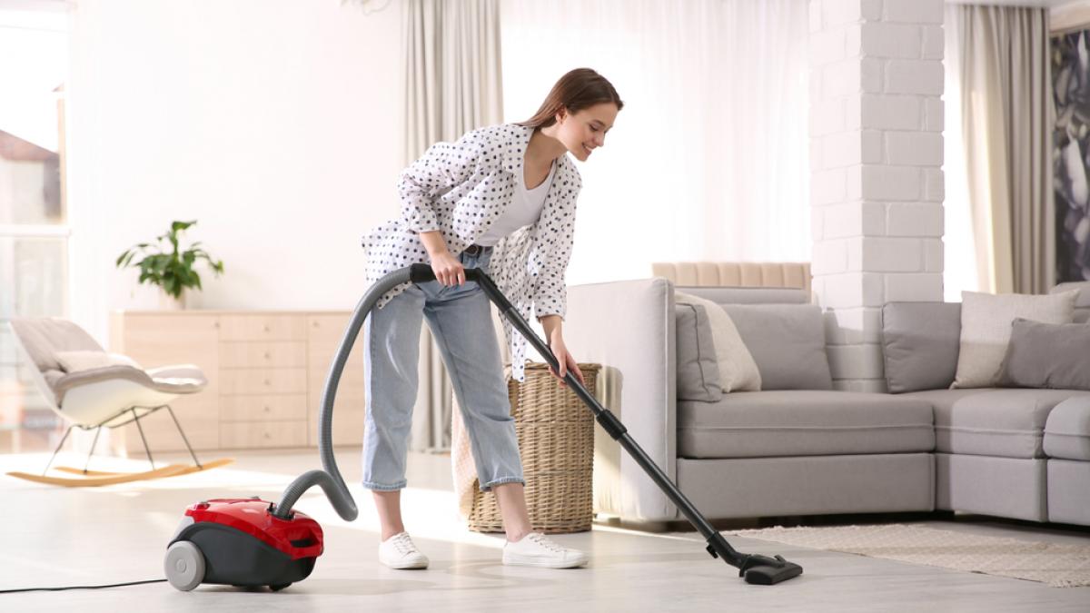 Airbnb introduce noi reguli pentru turiști: gazdele nu mai pot impune sarcini de curățenie la plecare