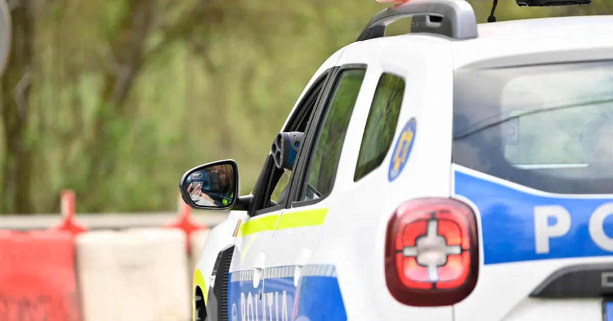 Atac violent cu macetă într-un liceu din Pitești: un elev de 15 ani a rănit colegi