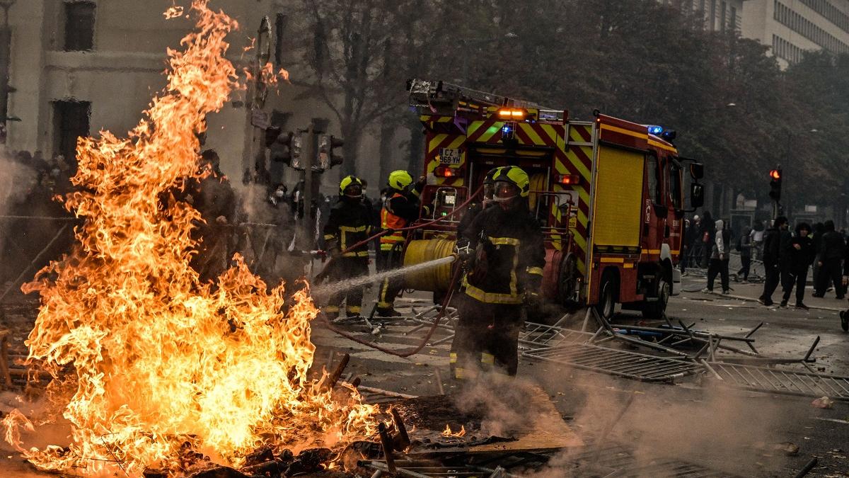 Sindicatul Alliance acuză statul francez de punerea în pericol a vieții polițiștilor în timpul revoltelor