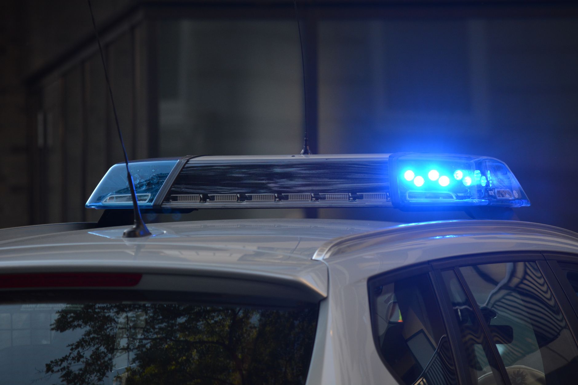 Parisul impune restricții de circulație nocturnă și interdicția adunărilor în urma violențelor