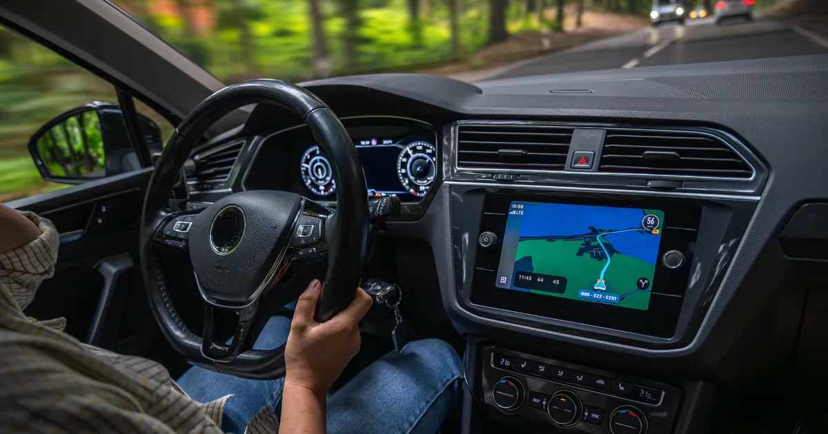 Schimbare majoră la Google: Milioane de șoferi ar putea pierde accesul la Android Auto