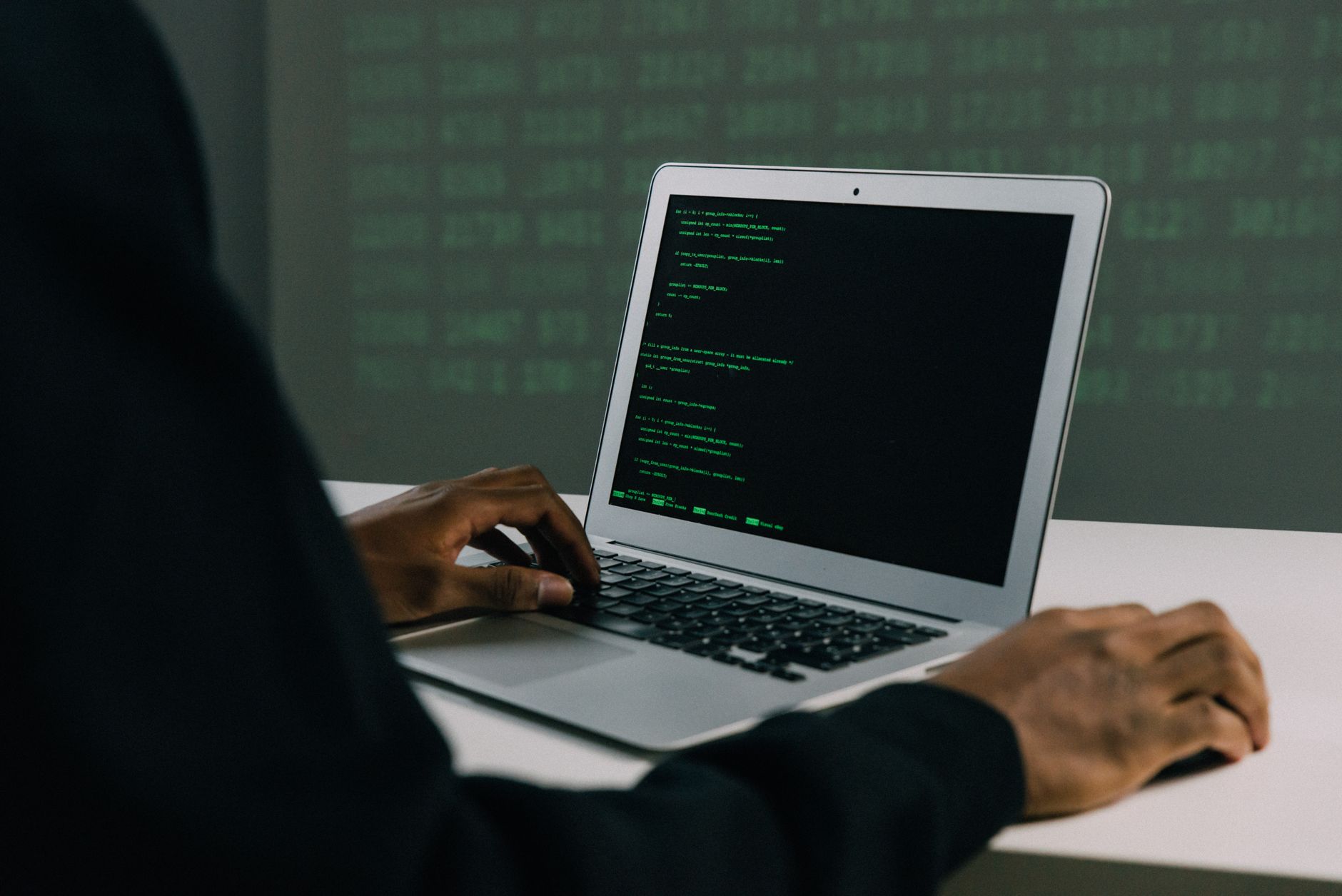 Vulnerabilități critice în PHP: experții avertizează asupra riscului PHP2Shell