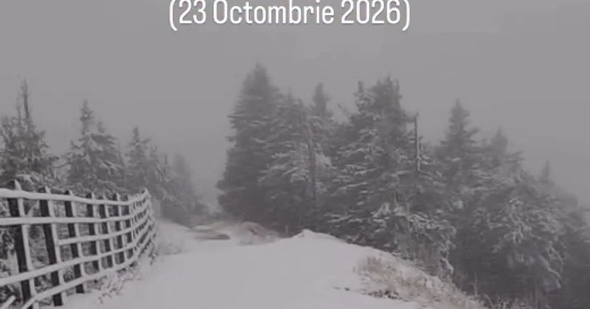 Zăpada a acoperit Munții Bucegi și Postăvaru, utilajele deszăvezi Transfăgărășanul