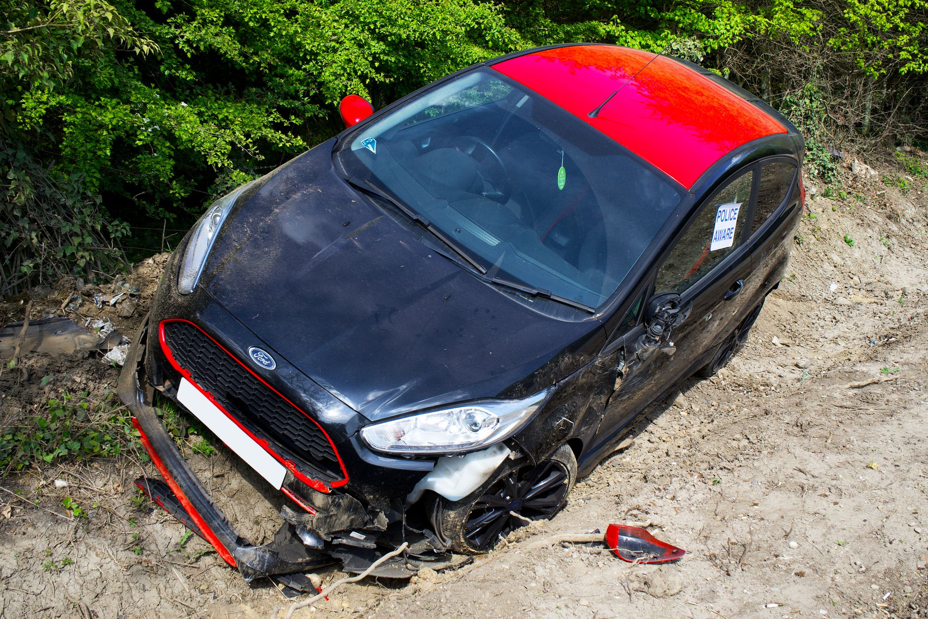 Accident grav la ieșirea de pe A1 spre Vâlcea: un container a căzut peste un autoturism