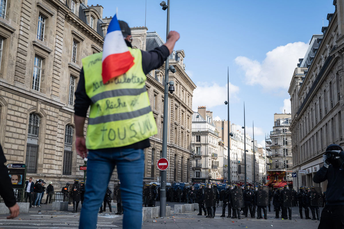 Proteste masive în Franța: Autoritățile au mobilizat 70.000 de polițiști pentru a preveni violențele
