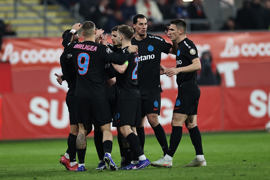 FCSB și Rapid București se întâlnesc sâmbătă pe Arena Națională în derbiul etapei a 13-a din Superligă