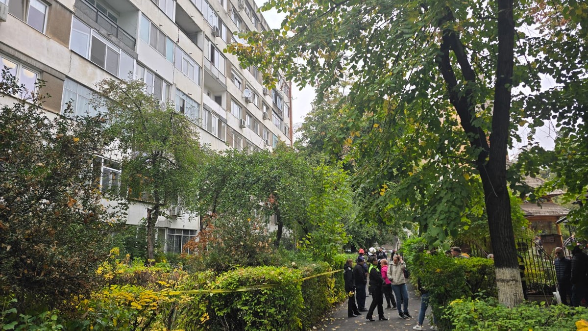 Locuitorii unui bloc crăpat din Drumul Taberei au refuzat de două ori lucrările de consolidare
