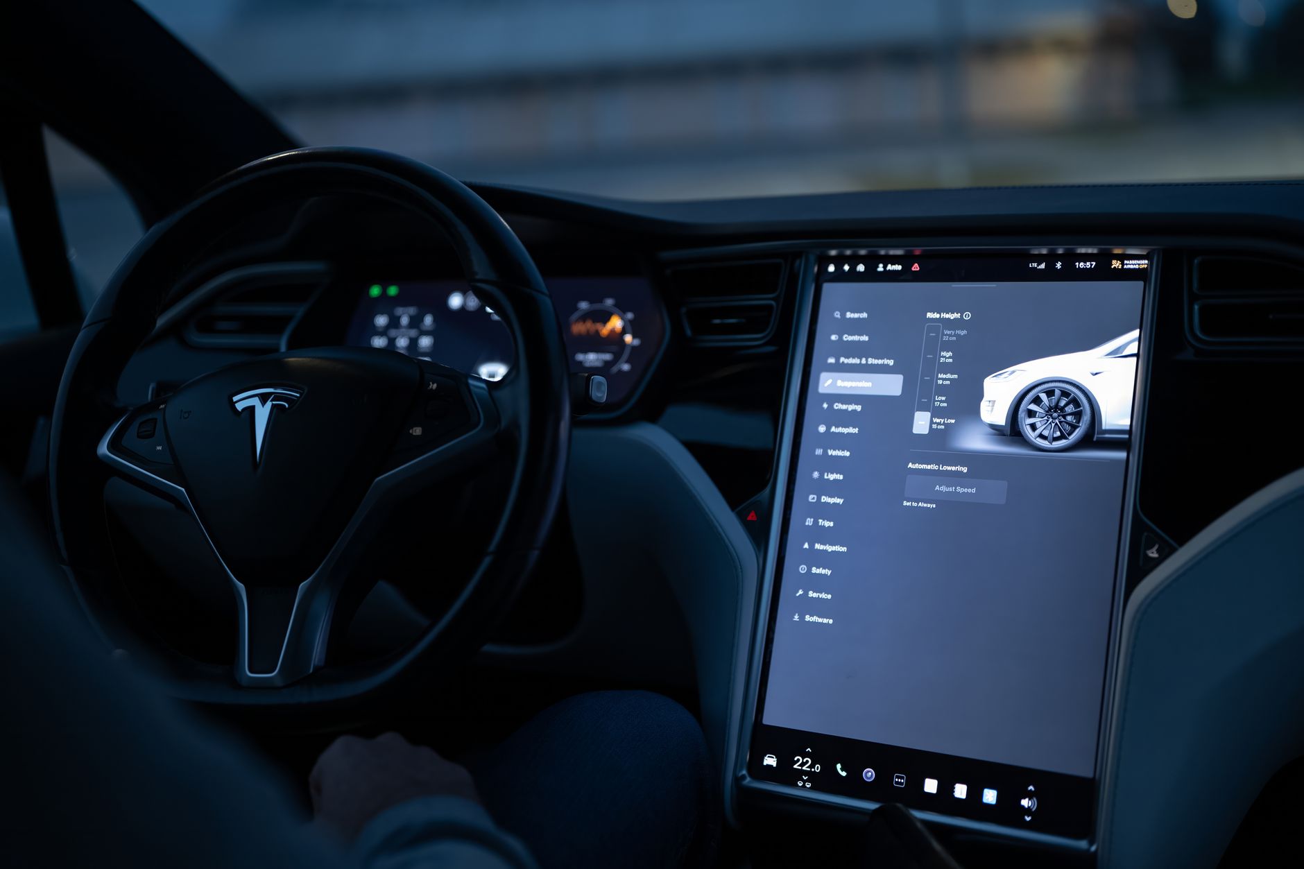 Tesla va începe vânzarea modelului autonom Cybercab către clienți privați la sfârșitul anului 2026