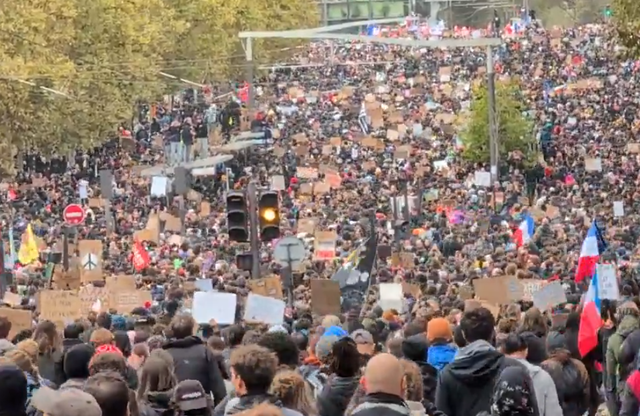 Proteste masive în Franța: zeci de mii de oameni au mărșăluit în stradă, poliția a intervenit cu gaze lacrimogene