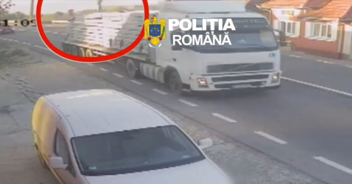 Accident spectaculos pe DN13 în Brașov: Grinzi metalice proiectate într-un TIR și amenzi de mii de lei