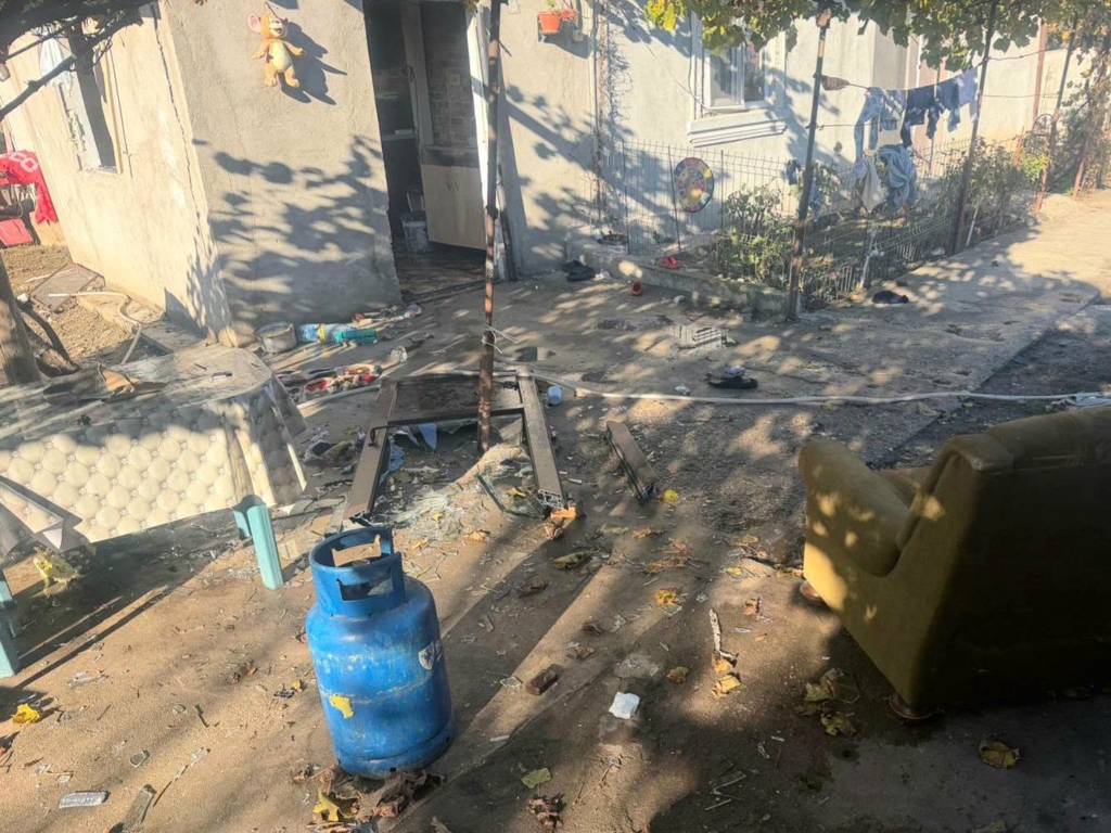 Explozie și incendiu într-o locuință din Roșiorii de Vede: două persoane au ajuns la spital cu arsuri grave