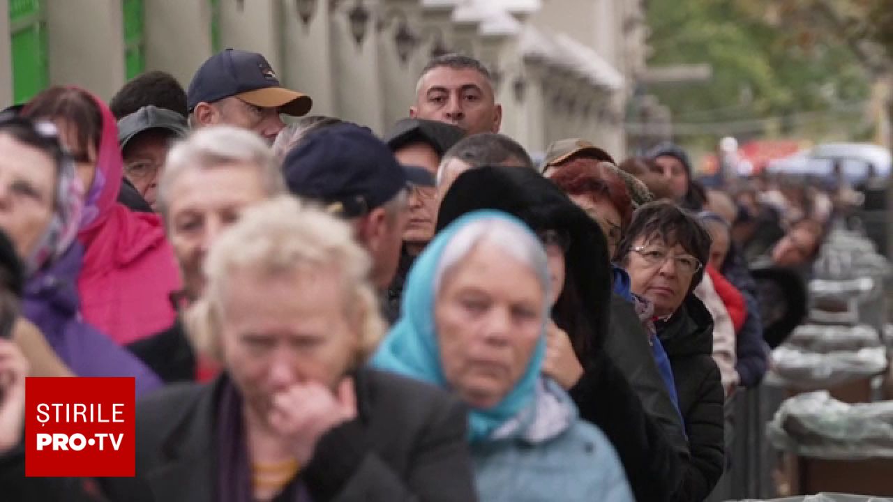 Mii de pelerini au participat la procesiunea „Calea Sfinților” în București