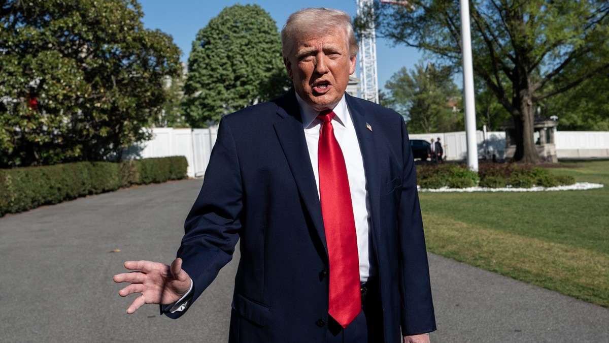 Donald Trump a votat anticipat în Florida în contextul scrutinului de la jumătatea mandatului