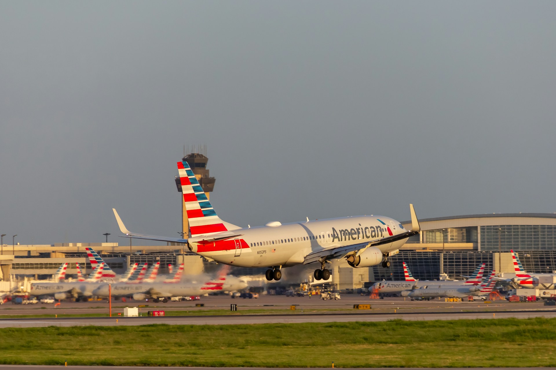 Alertă de securitate la Aeroportul Ronald Reagan: Zborurile au fost suspendate după apariția unei drone