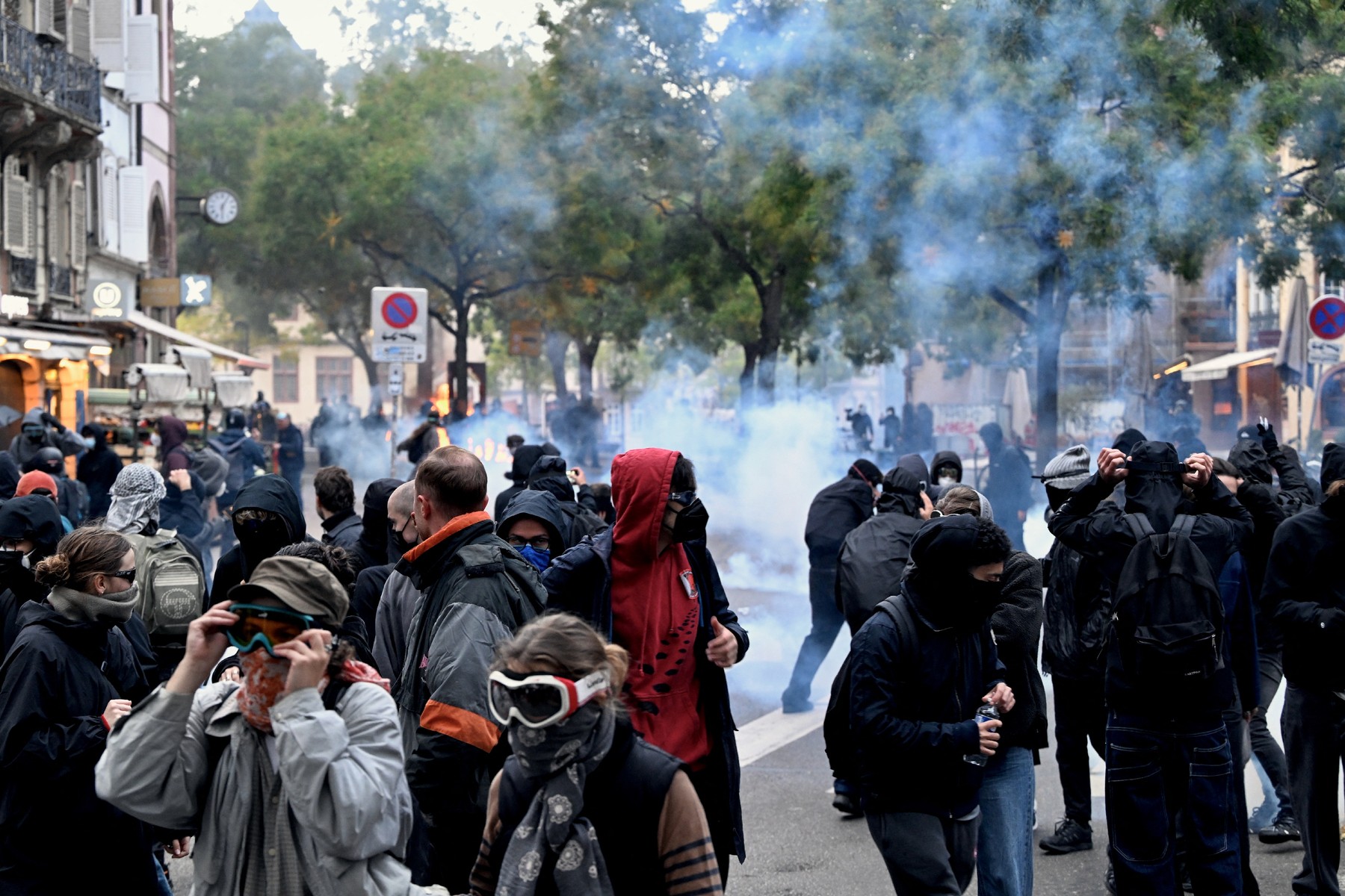Val de manifestații în Europa: confruntări cu poliția în Italia și proteste masive în Spania și Cehia