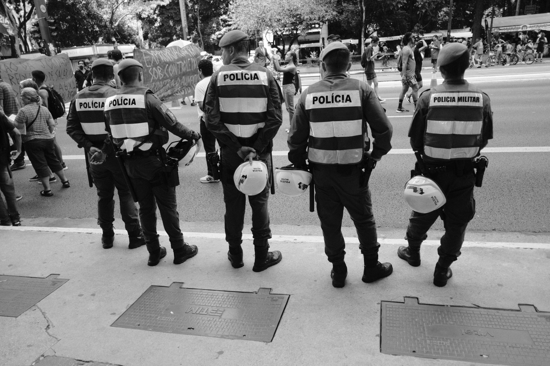 Ministrul francez de Interne avertizează că manifestațiile de la sfârșitul lunii ar putea deveni violente