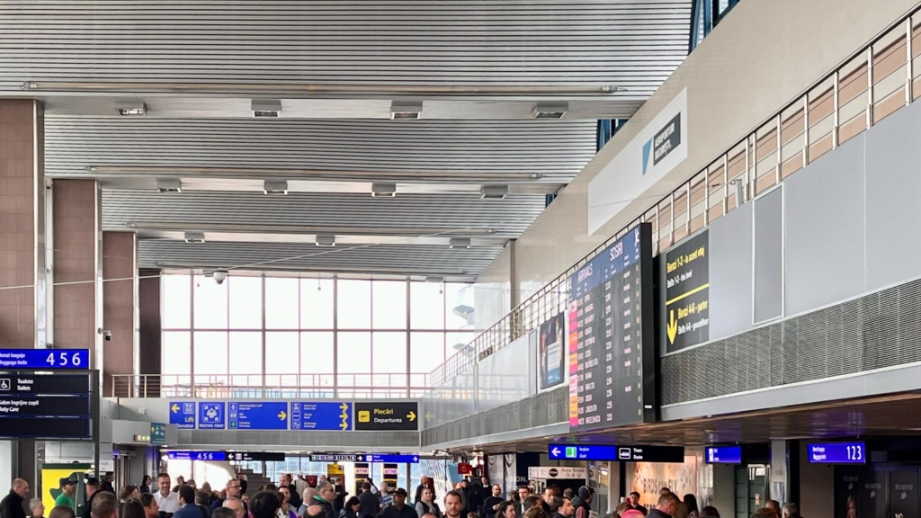 Marea dispariție de la Aeroportul Otopeni: Aproape 700.000 de euro confiscate de vameși au dispărut