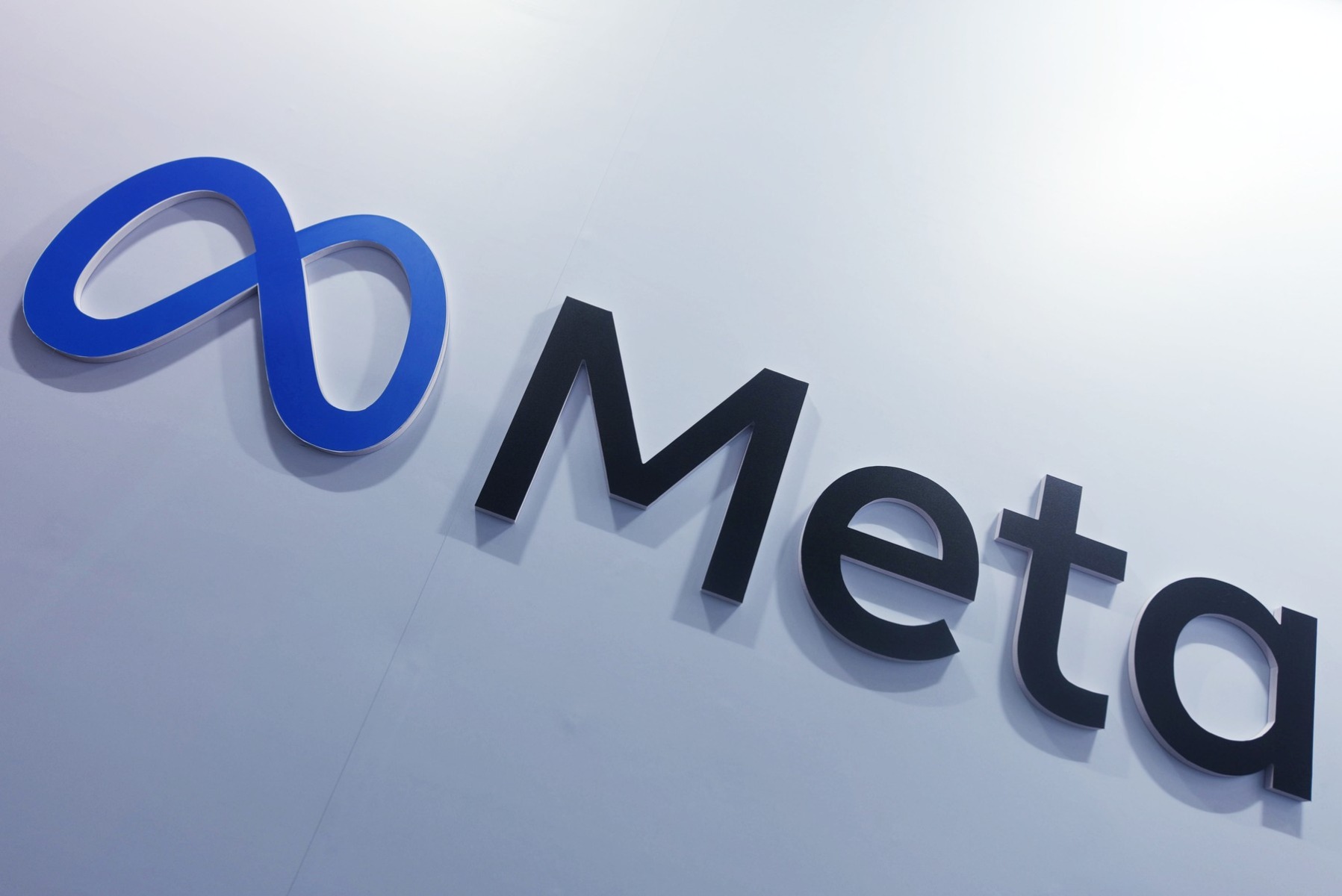 Meta plănuiește să strângă 95 de miliarde de dolari pentru dezvoltarea inteligenței artificiale