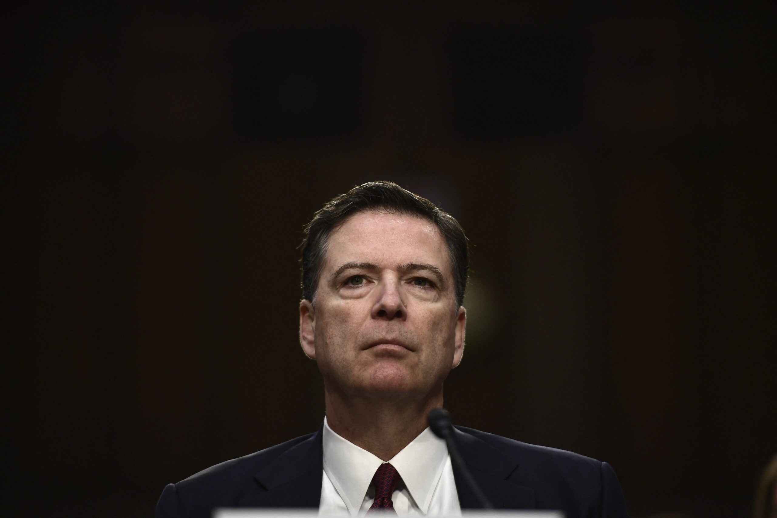 Fostul director al FBI, James Comey, este inculpat din nou în SUA pentru divulgarea de informații clasificate