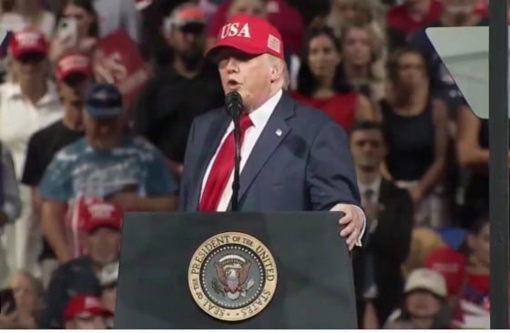 Donald Trump vrea să interzică termenul de inteligență artificială în documentele oficiale