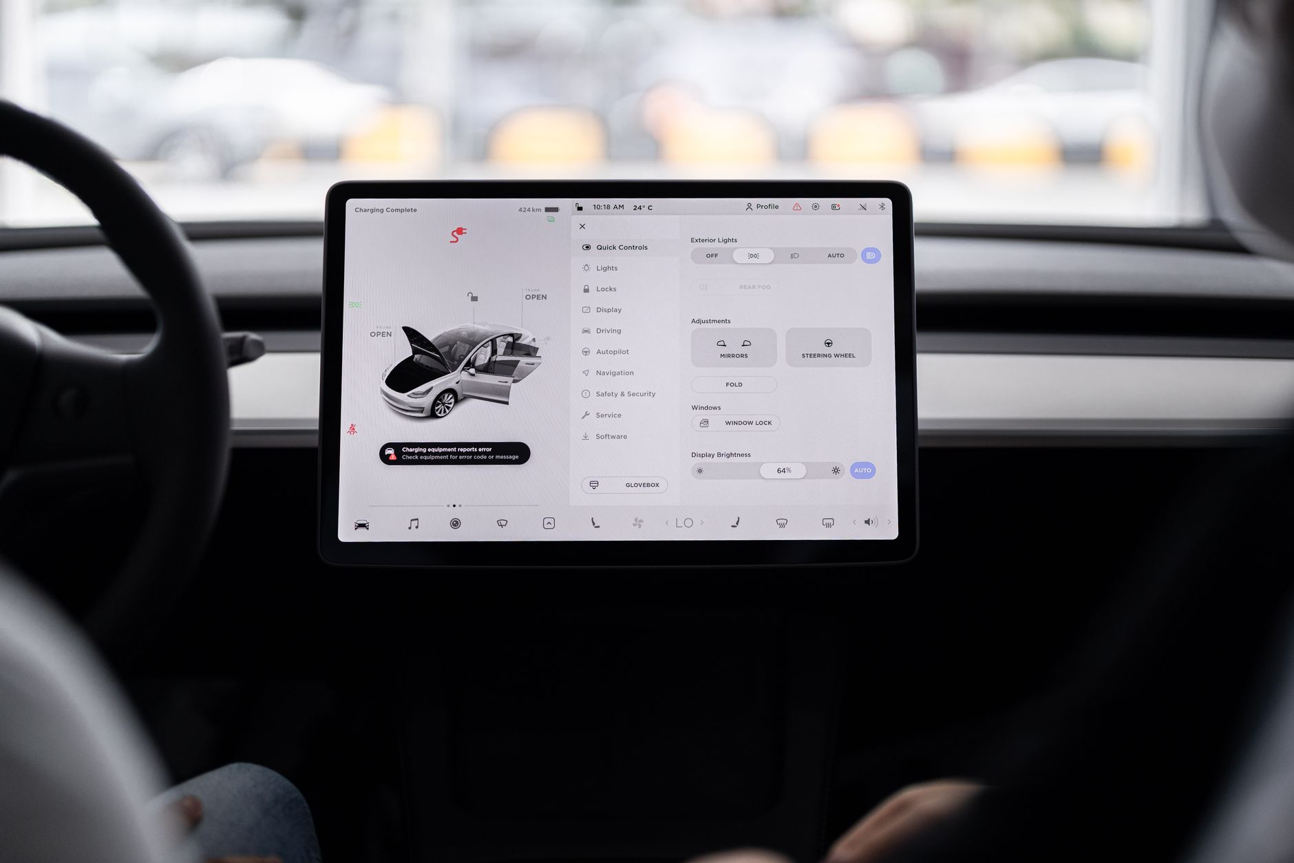 Tesla Model 3 Performance de curse este prezentat în Târgu Mureș într-un eveniment dedicat mobilității electrice