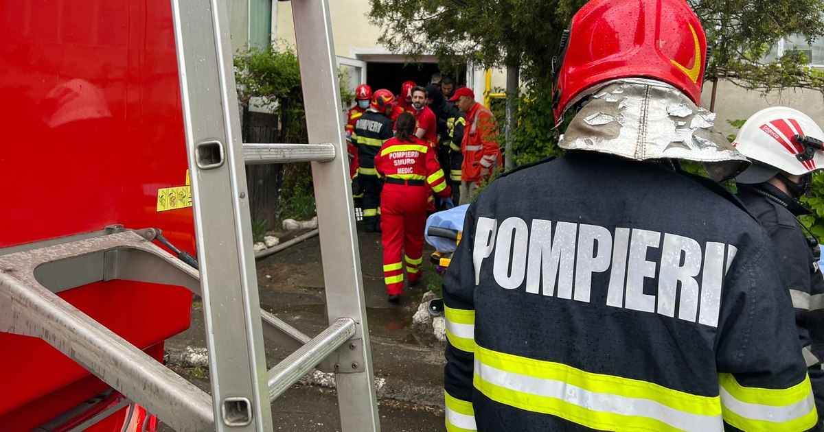 Incendiu la mansarda unui bloc de locuințe din Sectorul 1 al Capitalei