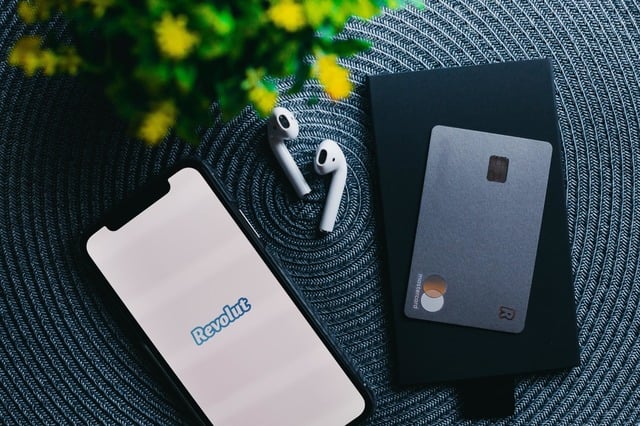 Utilizatorii Revolut au întâmpinat dificultăți de logare din cauza unor probleme la Google Cloud