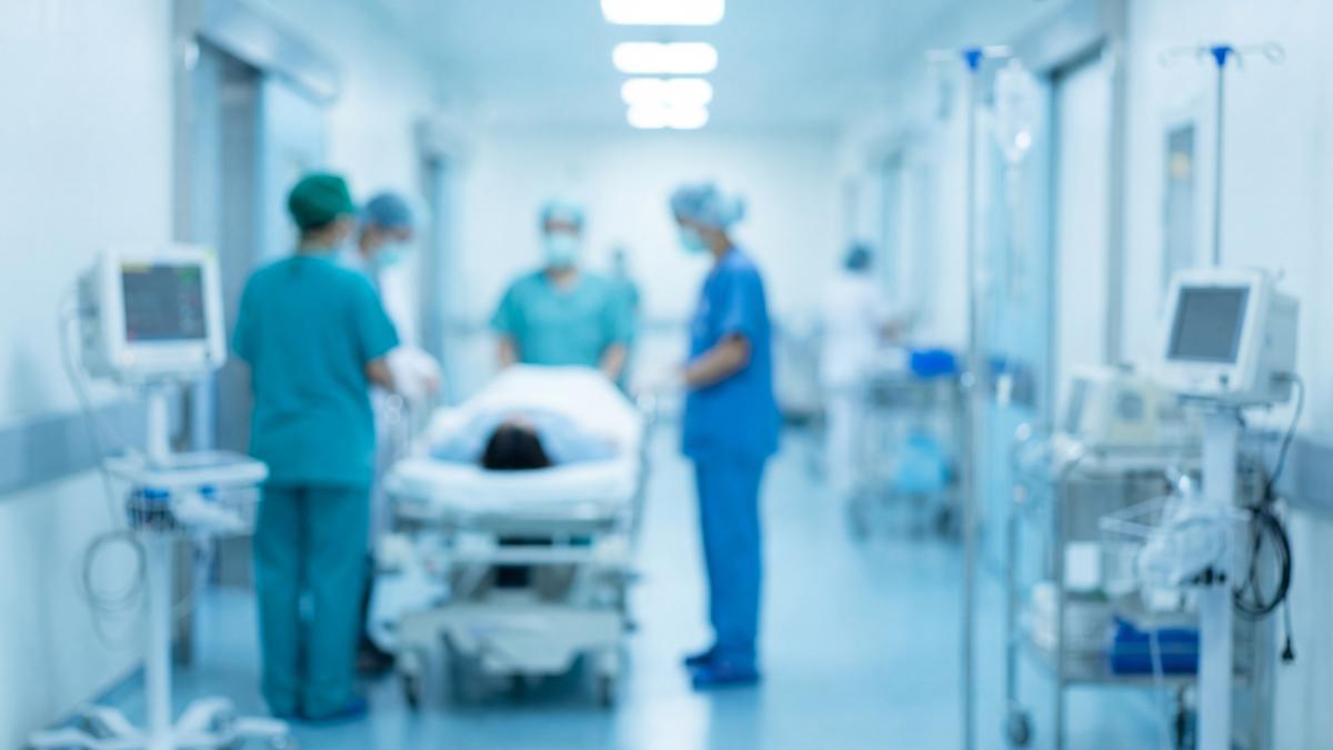 Medici arestați în Grecia după decesul cântărețului Giorgos Mazonakis în timpul unei proceduri anti-îmbătrânire