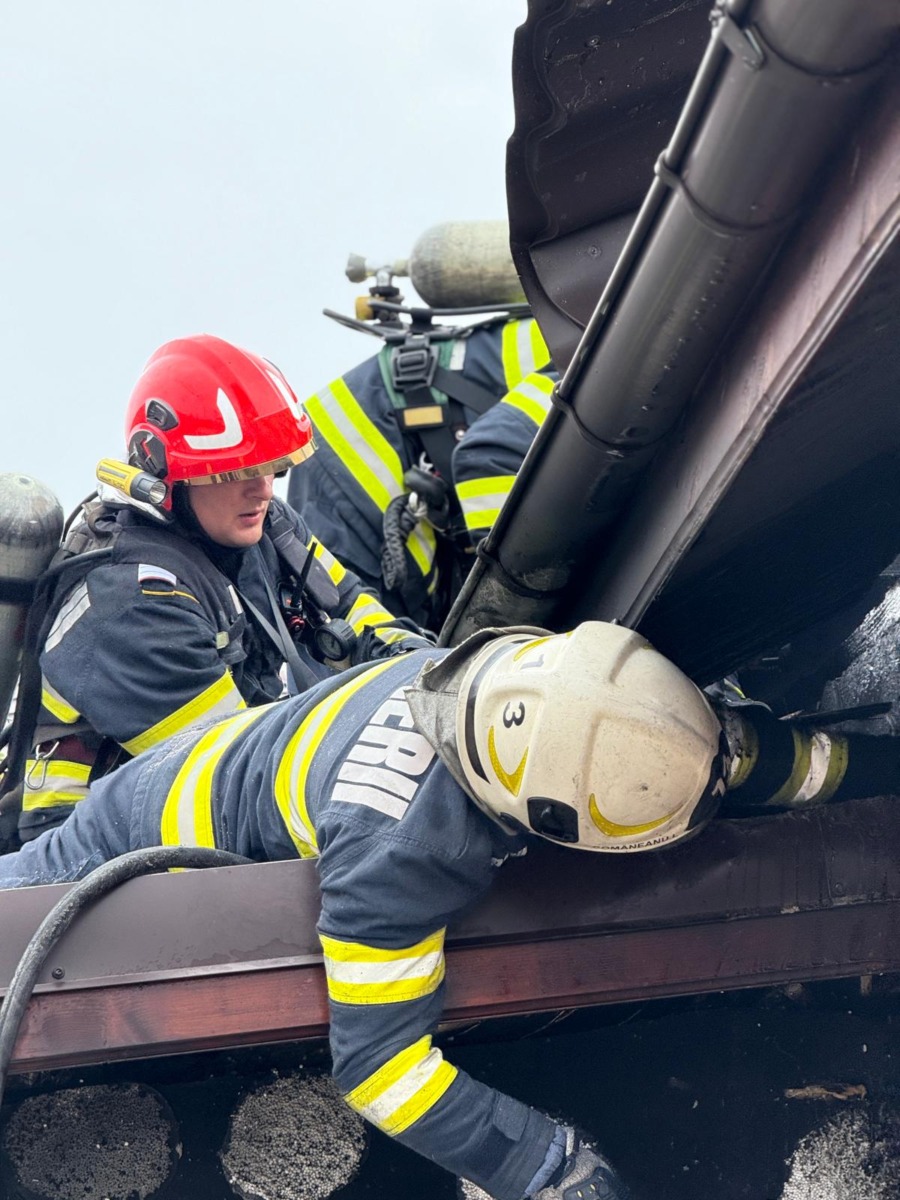 Tragedie în Tălmaciu: doi copii de 2 și 4 ani au murit în urma unui incendiu