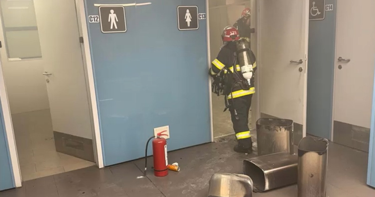 Incendiu la aeroportul Otopeni: o femeie ar fi dat foc intenționat la toalete